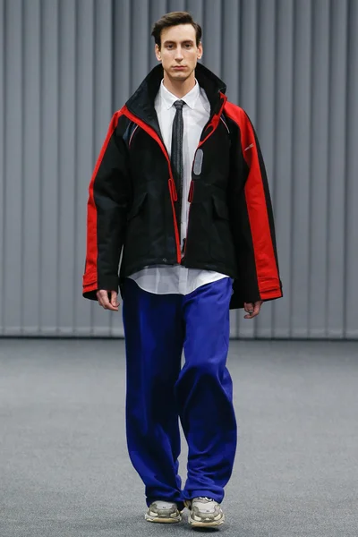 Look 35